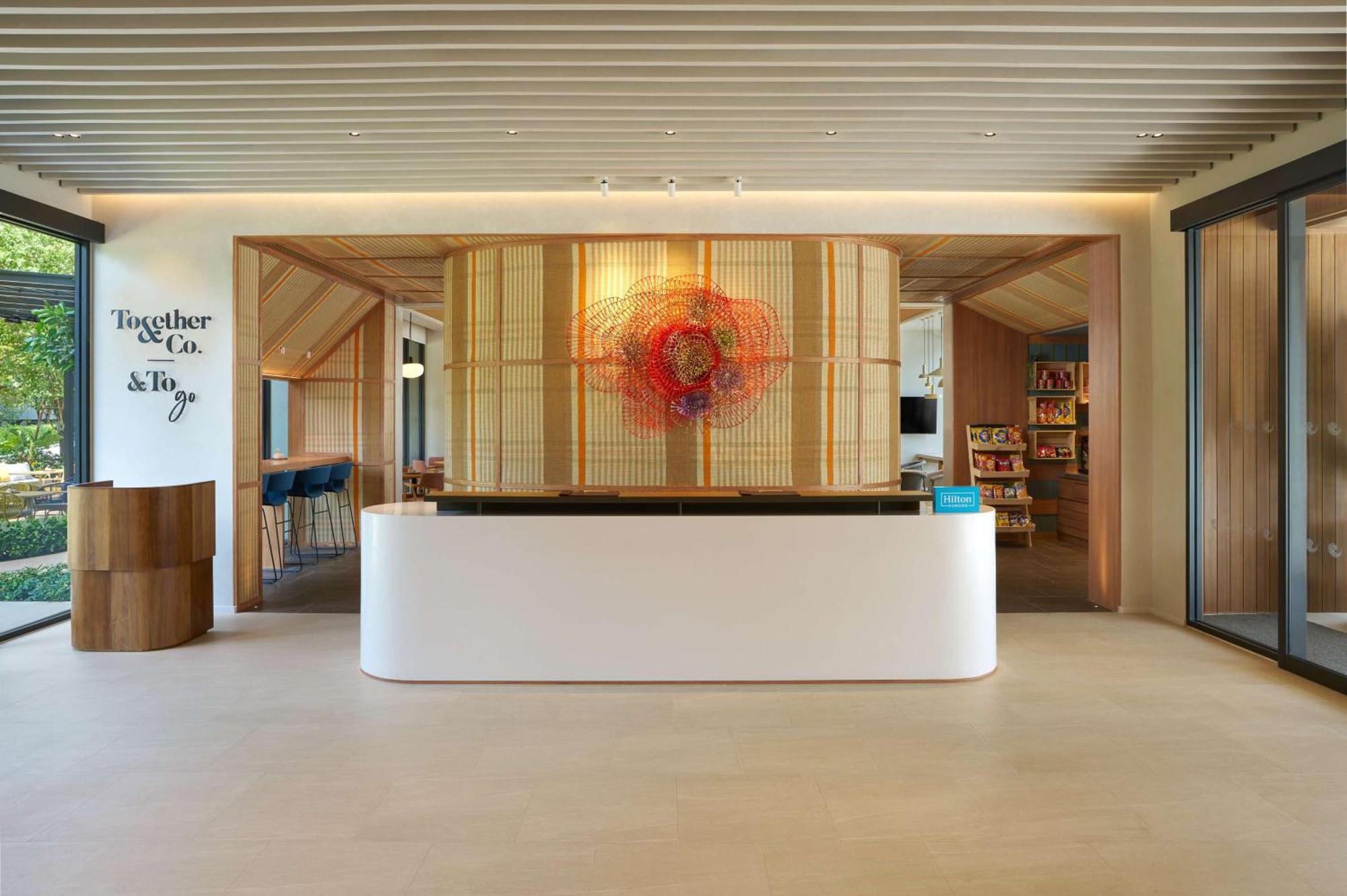 Hilton Garden Inn Районг Екстериор снимка